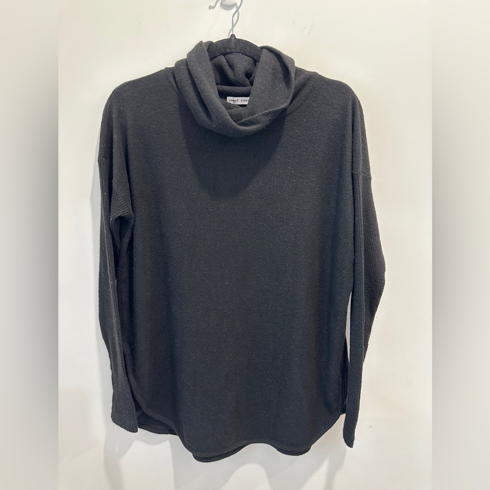 Sweet Romeo Classic Black cowl turtleneck sweater SOFT!! Size small